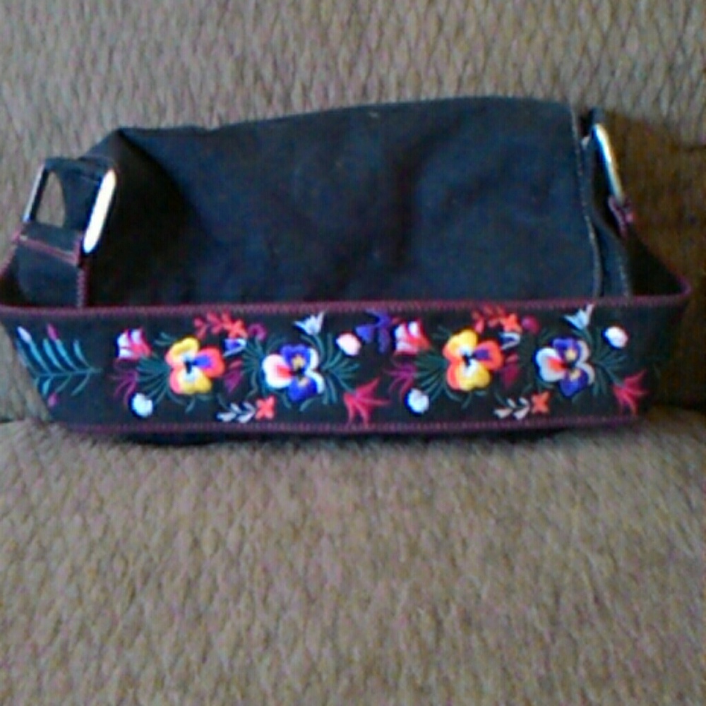 Floral Embroidered Hand Bag